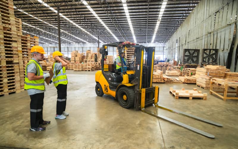 Where to Find the Four Main Types of Used Material-Handling Equipment