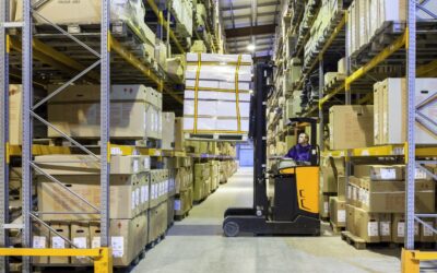 How to Choose the Right Material Movement Equipment for Your Warehouse